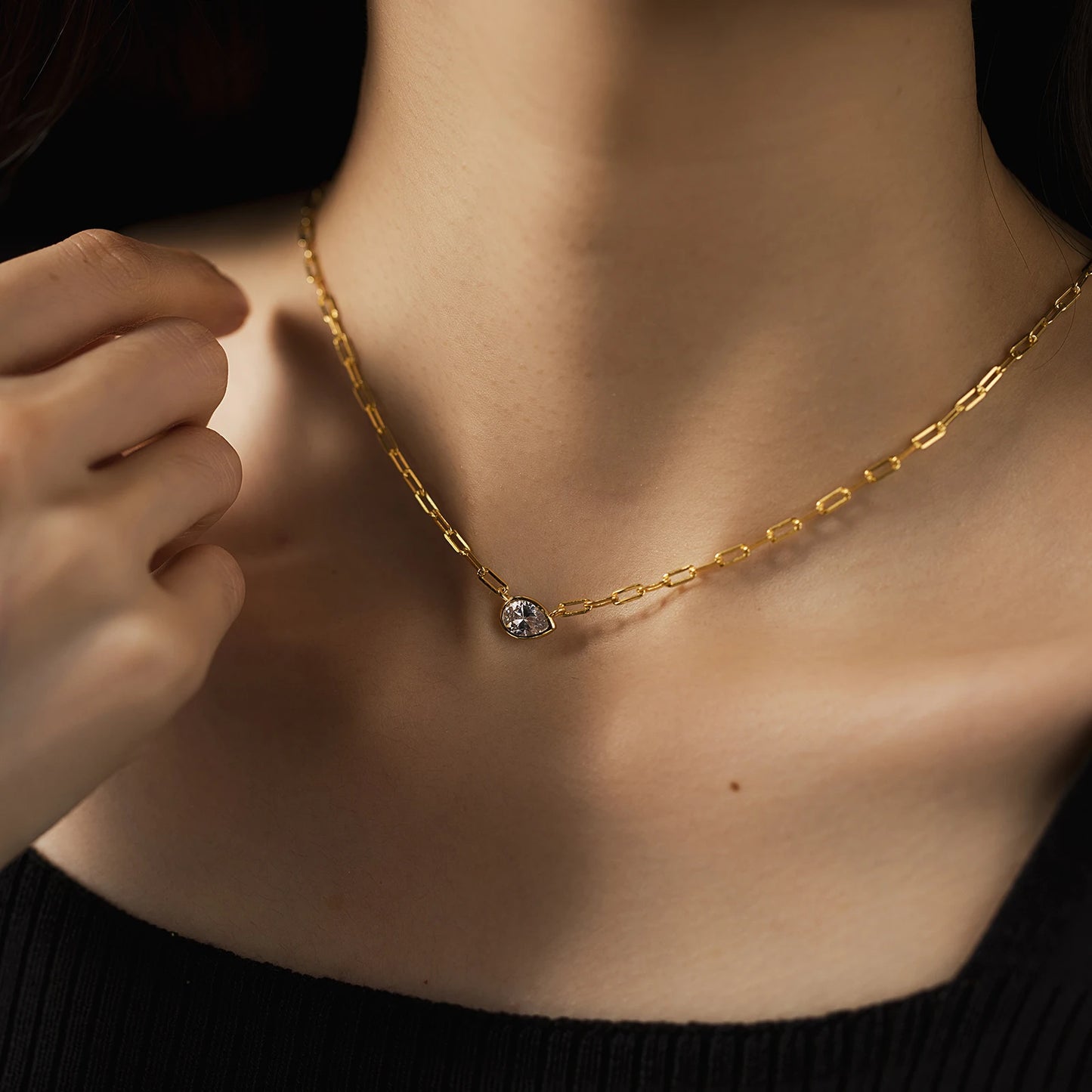 Sideway Teardrop Paperclip Chain Necklace